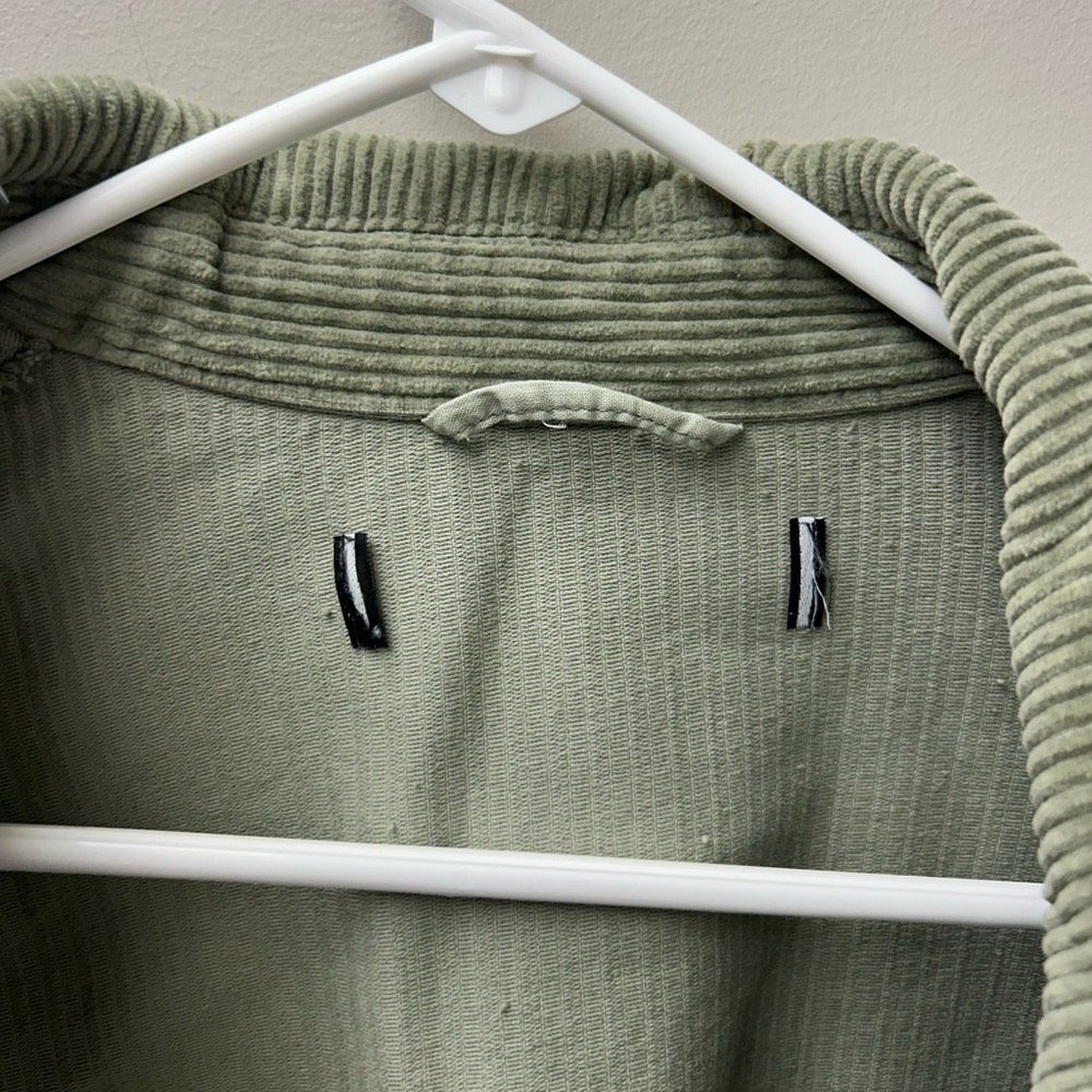 Zara‎ Women’s Green Corduroy Button Up Shacket - Picture 4 of 4